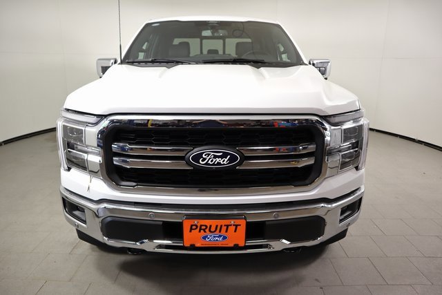 2025 Ford F-150 Lariat photo 2