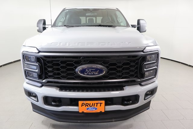 2025 Ford F-250 XL photo 2