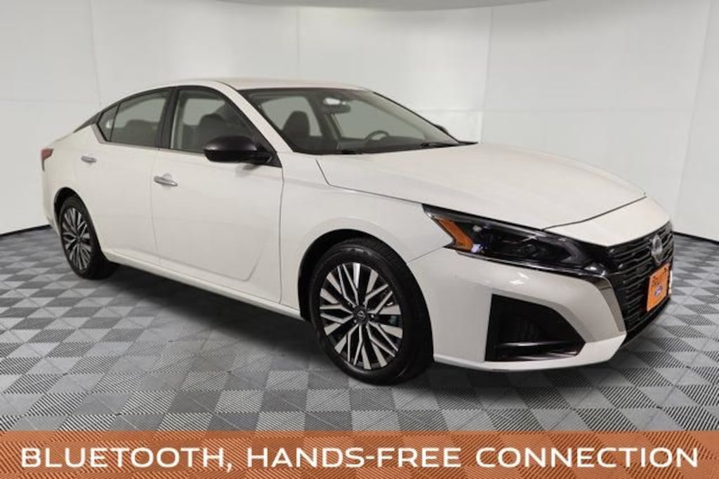 Used 2024 Nissan Altima 2.5 SV Sedan