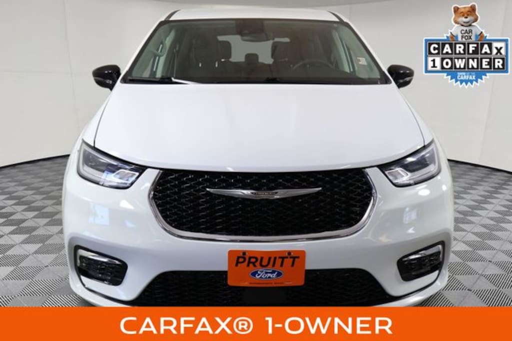 Used 2024 Chrysler Pacifica Touring L Minivan/Van