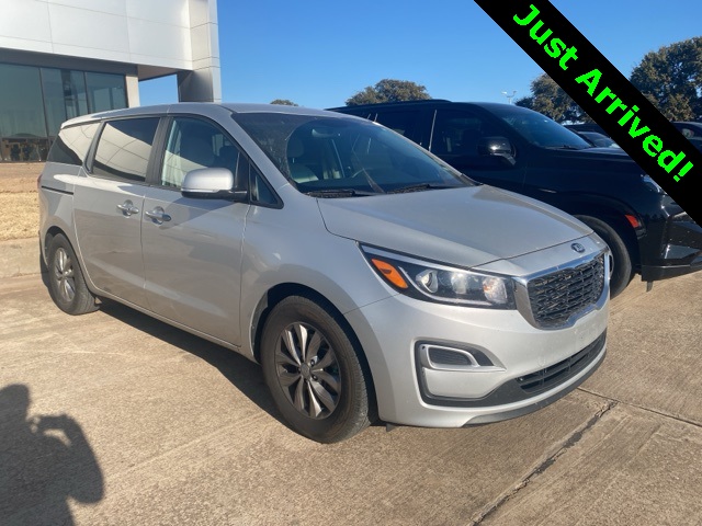 2020 Kia Sedona LX's photo