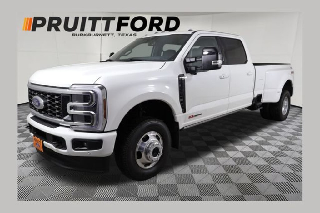 New 2026 Ford F-350 Platinum Truck Crew Cab