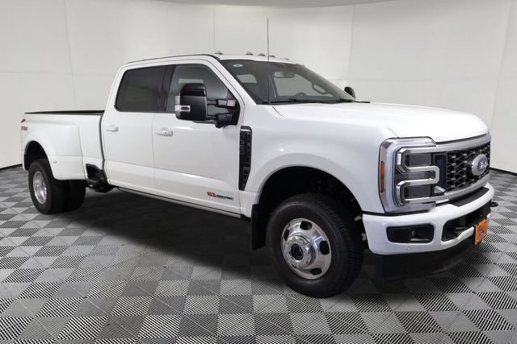 New 2026 Ford F-350 Platinum Truck Crew Cab