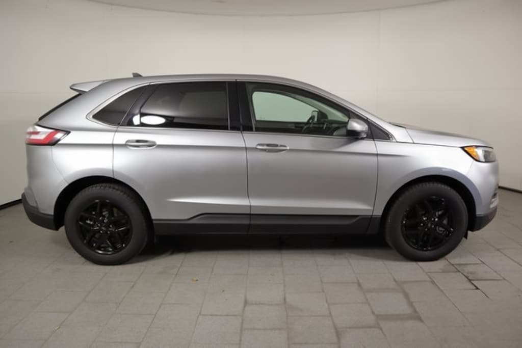 Used 2024 Ford Edge SEL SUV