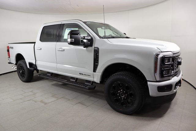 2025 Ford F-250 Lariat photo 2