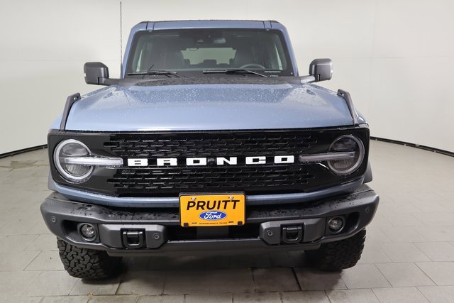 2025 Ford Bronco Badlands photo 2