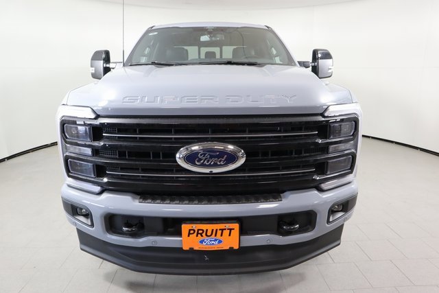 2025 Ford F-250 Platinum photo 2