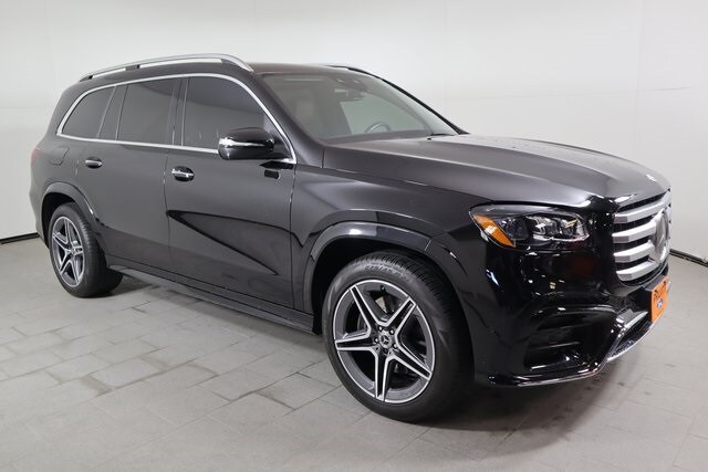 2024 Mercedes Benz GLS 450 photo 3