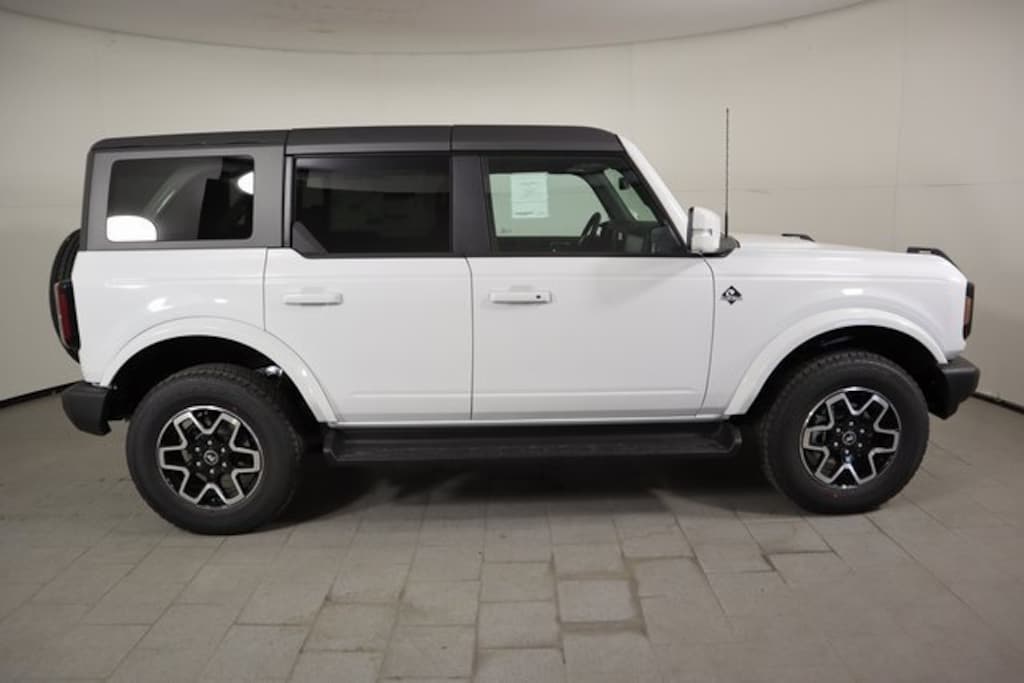 New 2025 Ford Bronco Outer Banks SUV