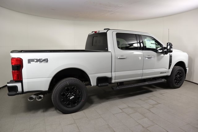 2025 Ford F-250 Lariat photo 3