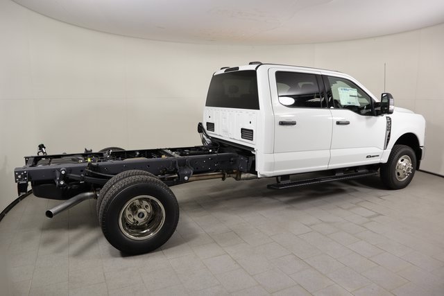 2025 Ford F-350 XLT photo 4