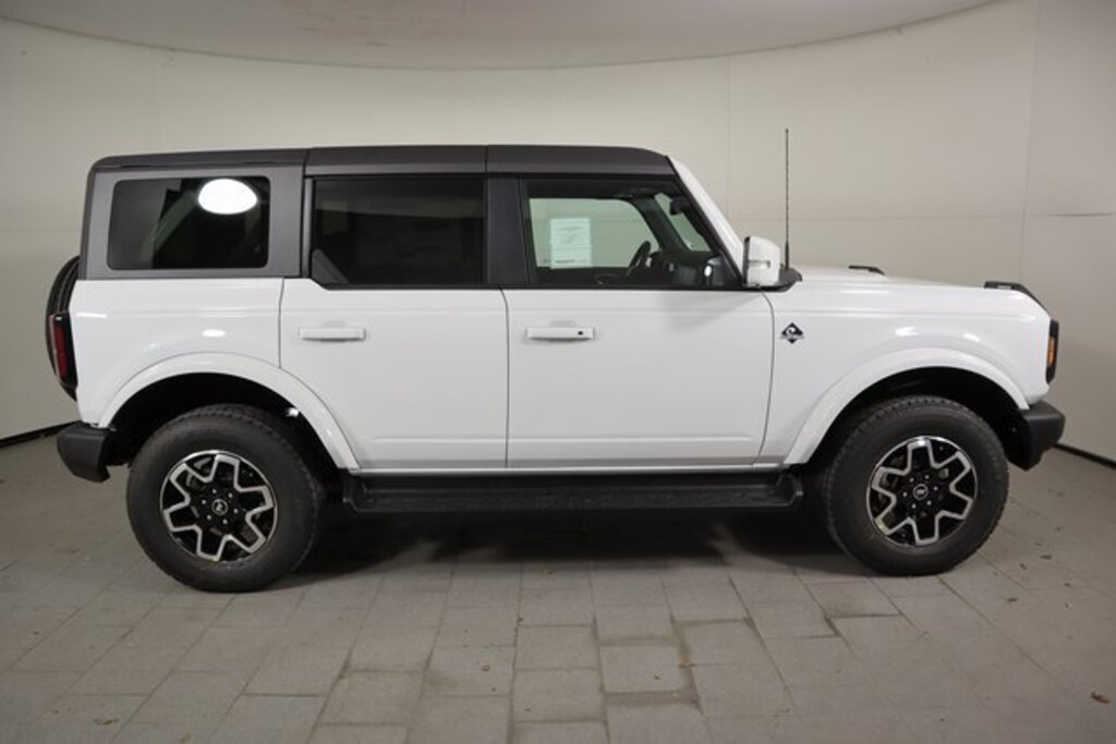 New 2025 Ford Bronco Outer Banks SUV