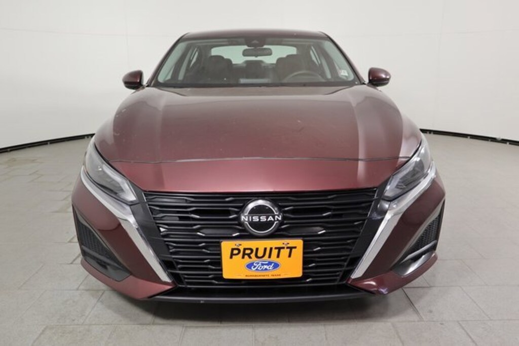 Used 2023 Nissan Altima 2.5 SV Sedan