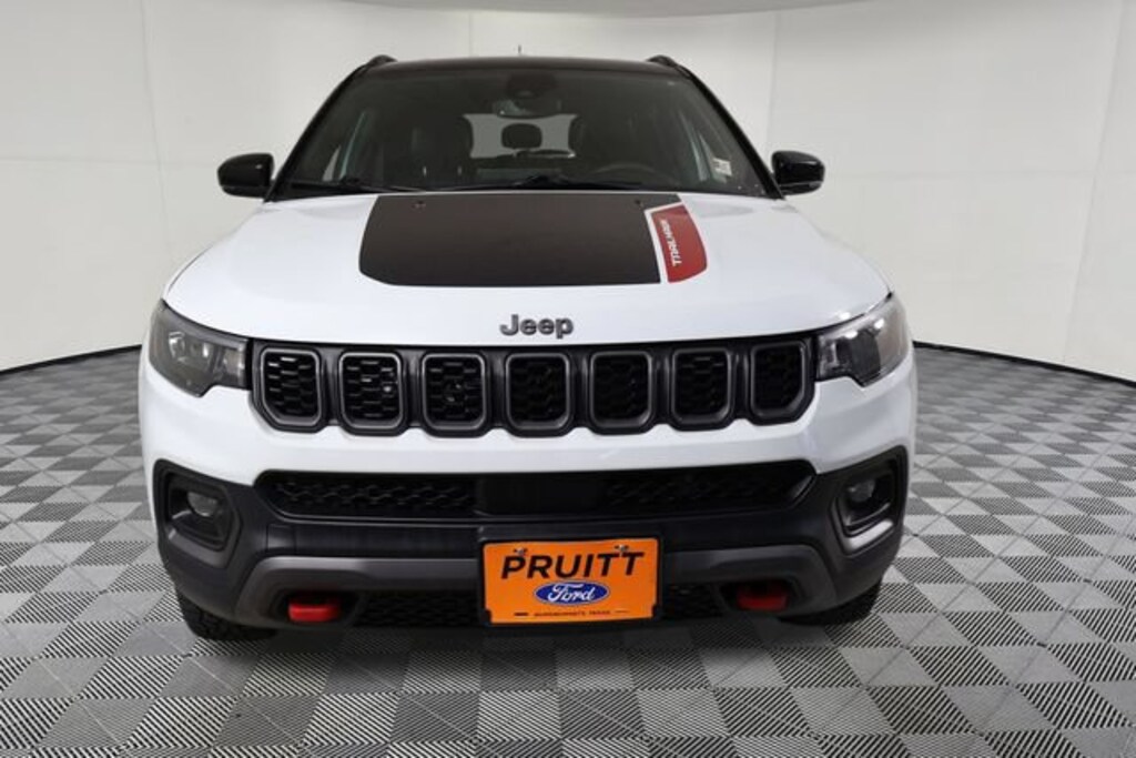 Used 2025 Jeep Compass Trailhawk SUV