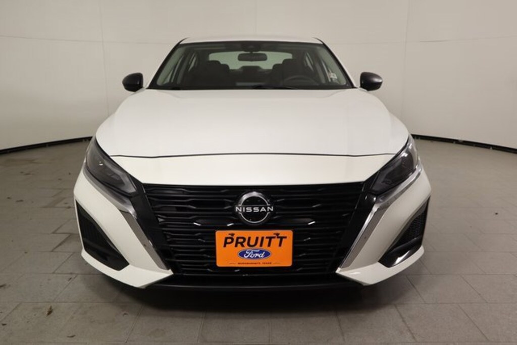 Used 2024 Nissan Altima 2.5 SV Sedan