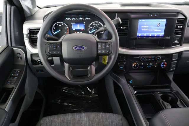 2026 Ford F-350 Super Duty XLT - Photo 13