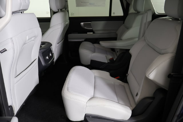 2027 Ford Expedition Platinum - Photo 13