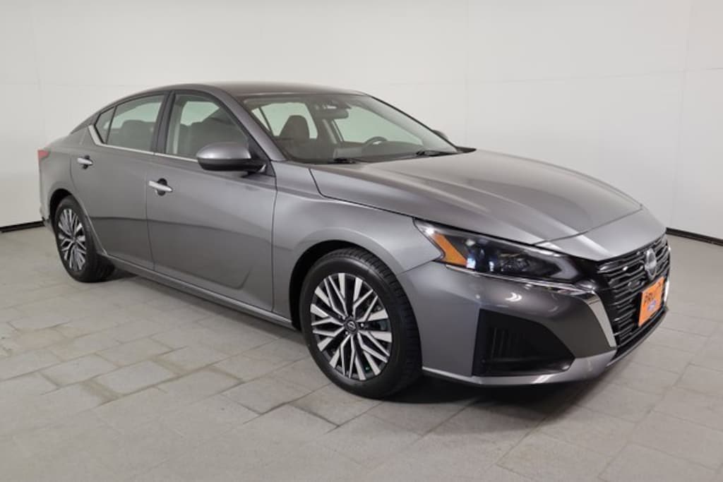 Used 2023 Nissan Altima 2.5 SV Sedan