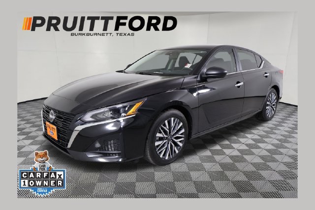 Used 2025 Nissan Altima SV Sedan