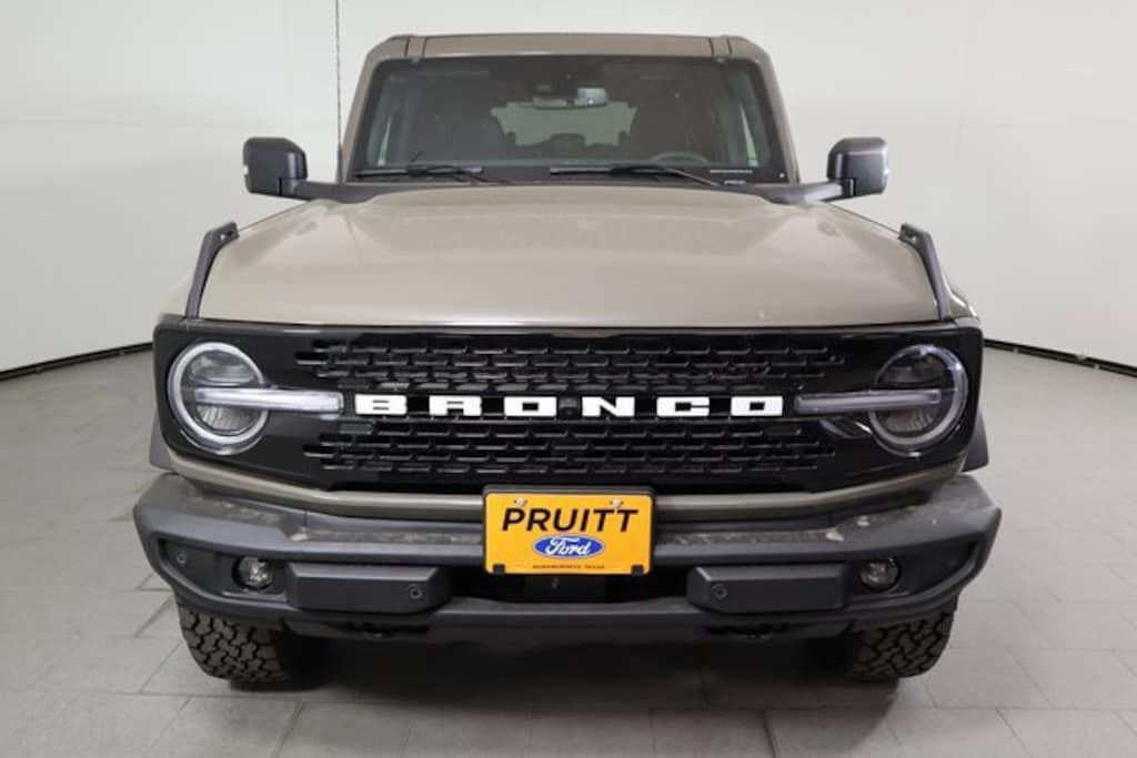 New 2025 Ford Bronco Outer Banks SUV