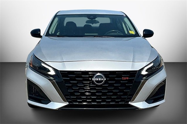 2023 Nissan Altima 2.5 SR photo 2