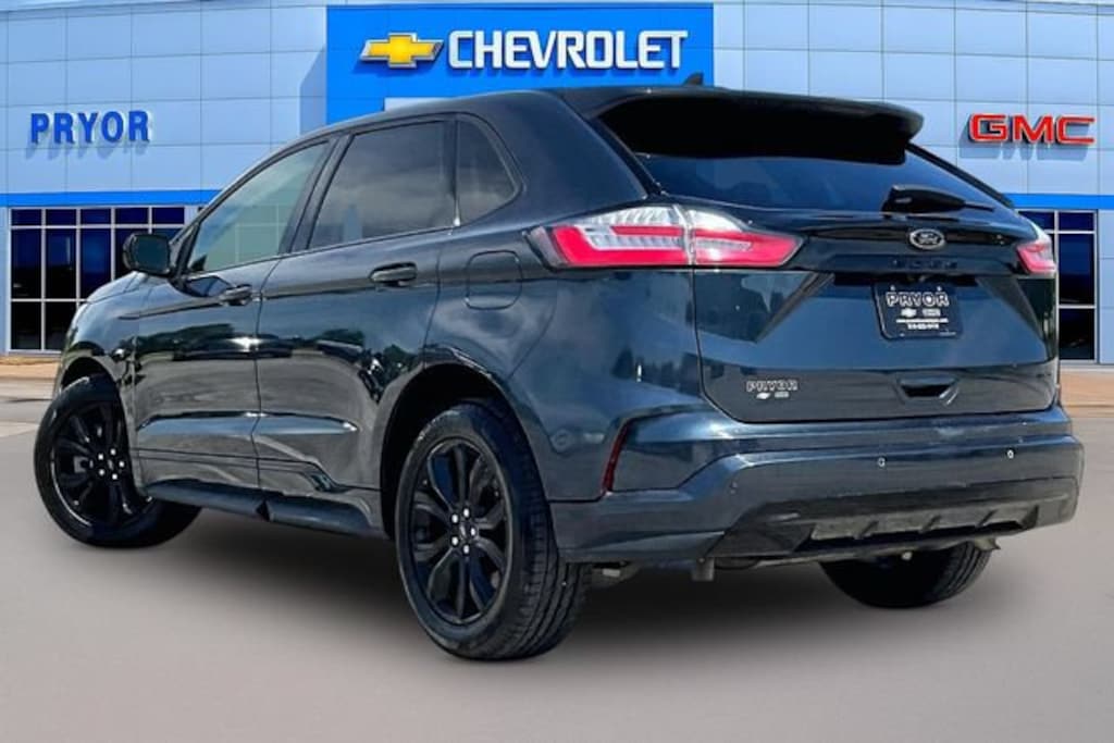 Used 2022 Ford Edge SE SUV