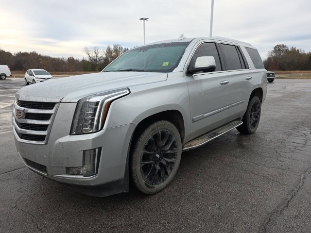 2016 Cadillac Escalade Luxury photo 3