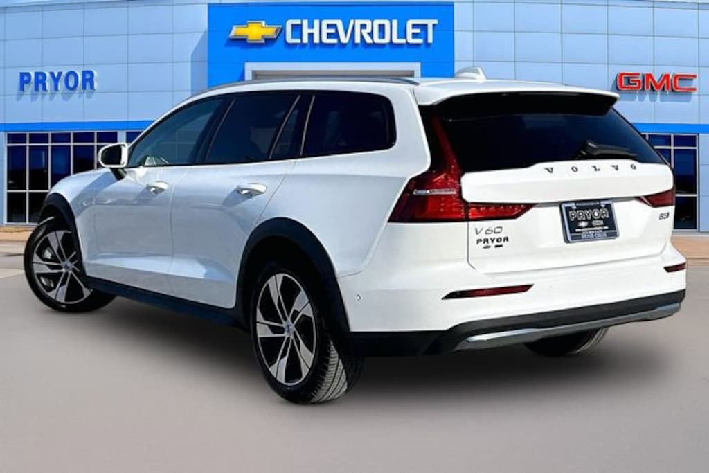 Used 2025 Volvo V60 Cross Country Plus Wagon