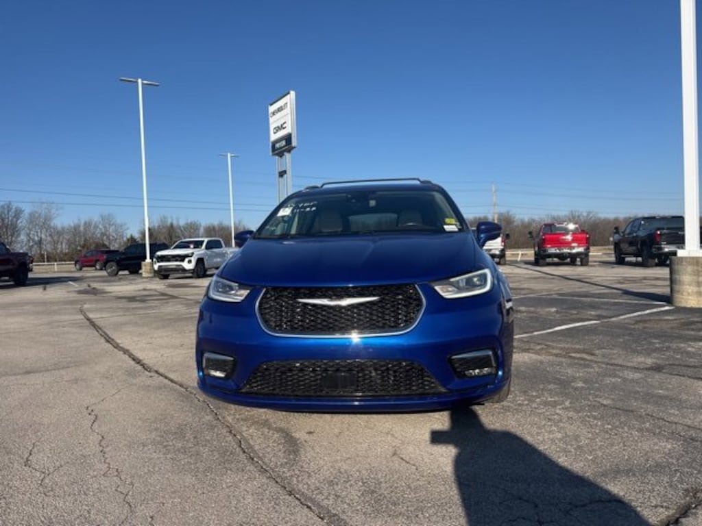 Used 2021 Chrysler Pacifica Touring L Van Passenger Van