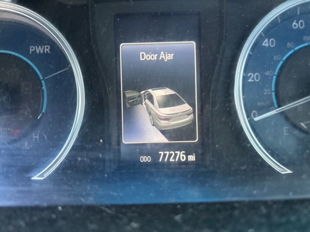 Used 2015 Toyota Camry Hybrid LE Sedan