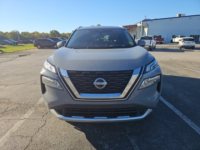 2023 Nissan Rogue Platinum photo 2