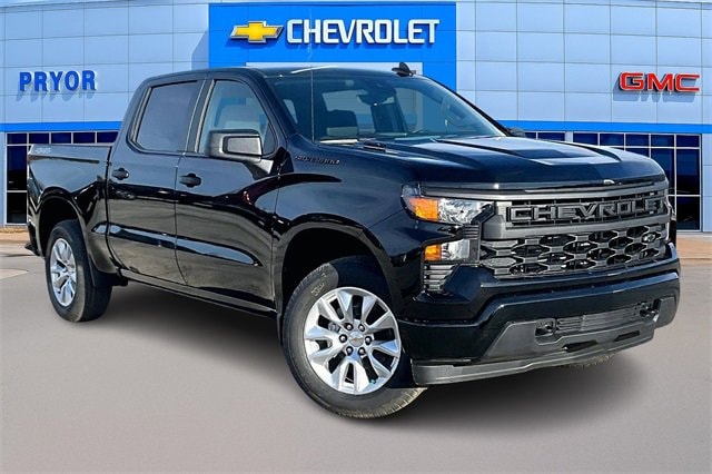 2026 Chevrolet Silverado Custom's photo