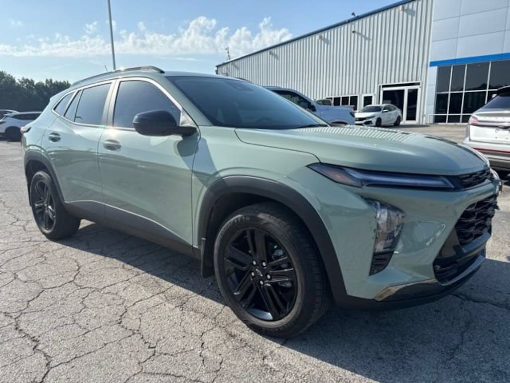 Used 2025 Chevrolet Trax Activ SUV