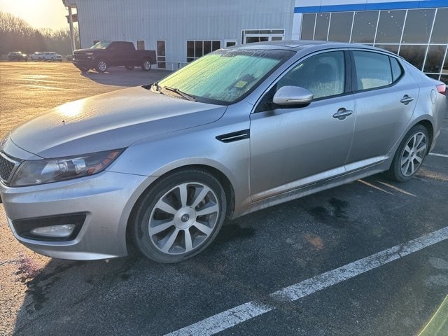 2011 Kia Optima SX's photo