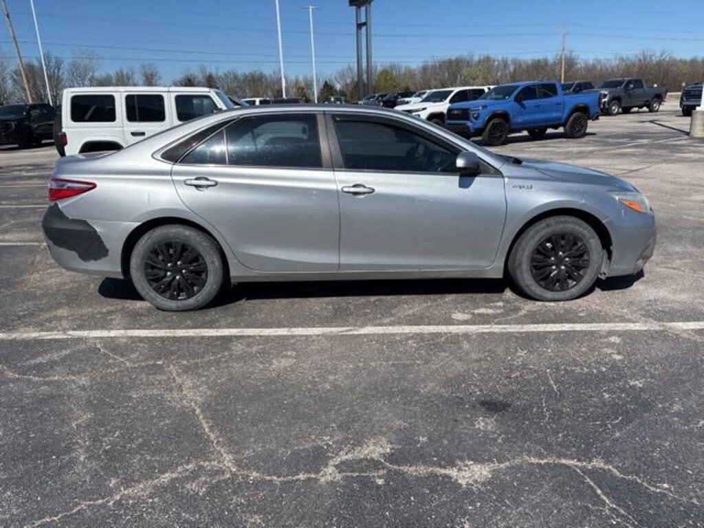 Used 2015 Toyota Camry Hybrid LE Sedan