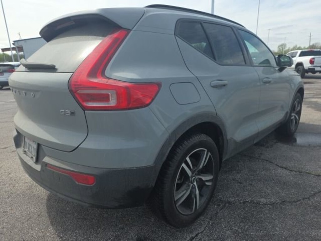 Used 2024 Volvo XC40 Core Bright Theme SUV
