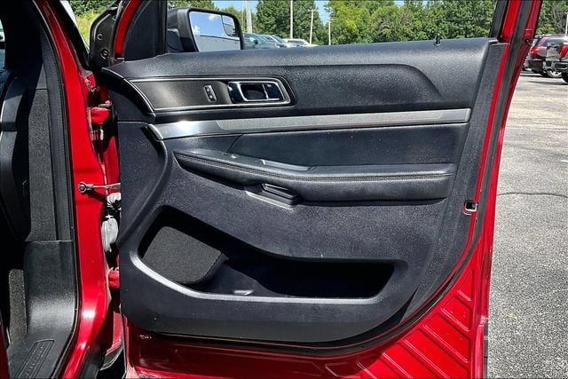 2019 Ford Explorer XLT - Photo 29