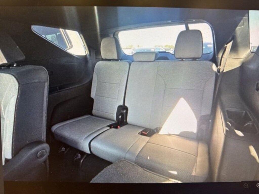 Used 2025 Chevrolet Traverse LT SUV