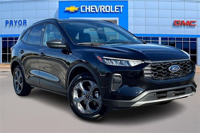 2025 Ford Escape ST-Line's photo