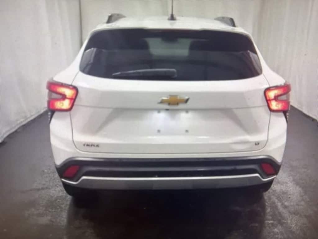 Used 2024 Chevrolet Trax LT SUV
