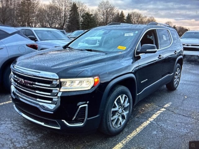 2023 GMC Acadia SLE's photo