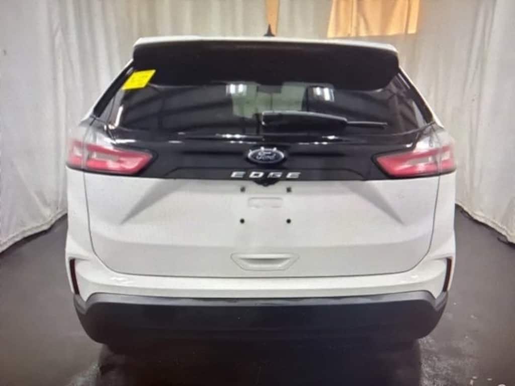 Used 2021 Ford Edge SE SUV