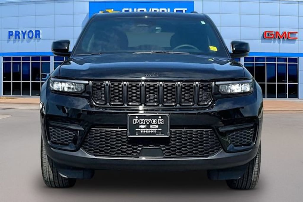 Used 2025 Jeep Grand Cherokee Altitude SUV
