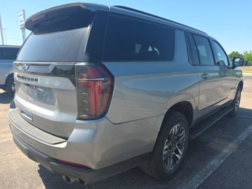 Used 2025 Chevrolet Suburban Z71 SUV