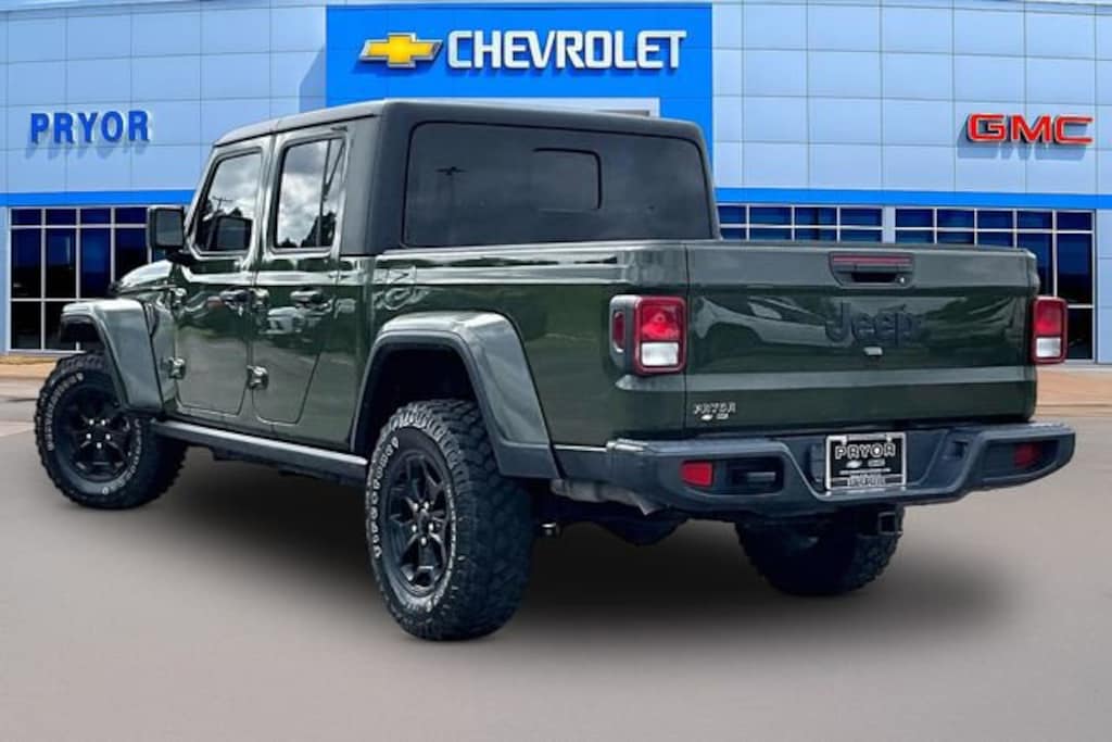 Used 2022 Jeep Gladiator Willys Truck Crew Cab