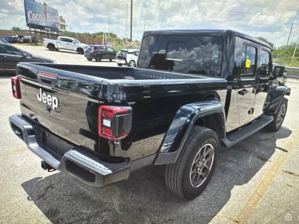 Used 2023 Jeep Gladiator Overland Truck Crew Cab