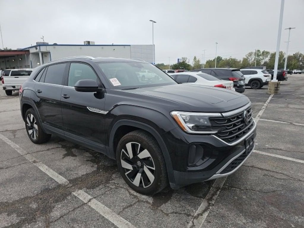 Used 2024 Volkswagen Atlas Cross Sport 2.0T SE w/Technology SUV
