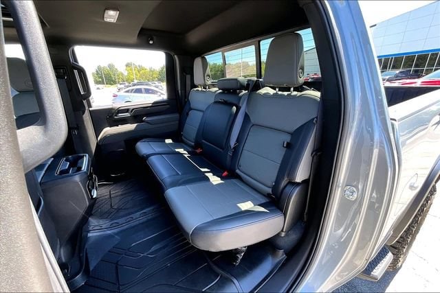 2025 Chevrolet Silverado 2500HD ZR2 - Photo 23