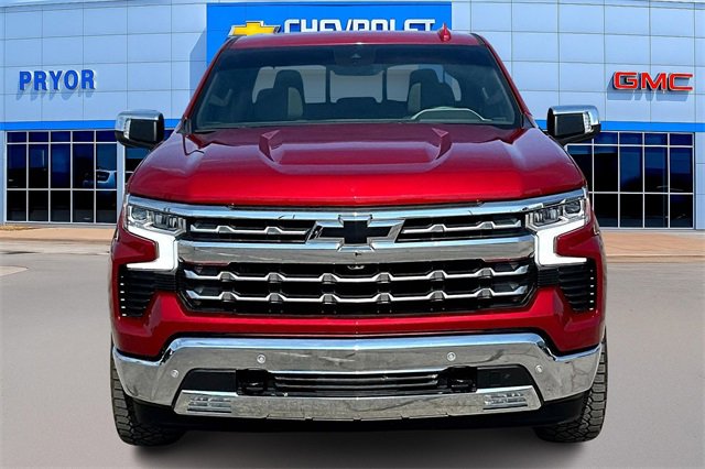 2025 Chevrolet Silverado 1500 LTZ photo 2