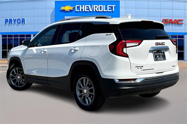 2024 Gmc Terrain SLT photo 2